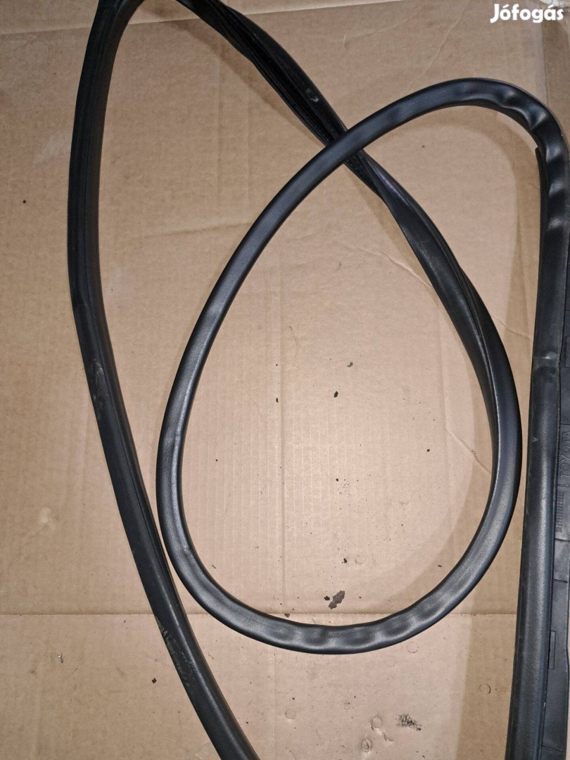Toyota Corolla E12T Jobb elsö ajtó gumi kéder