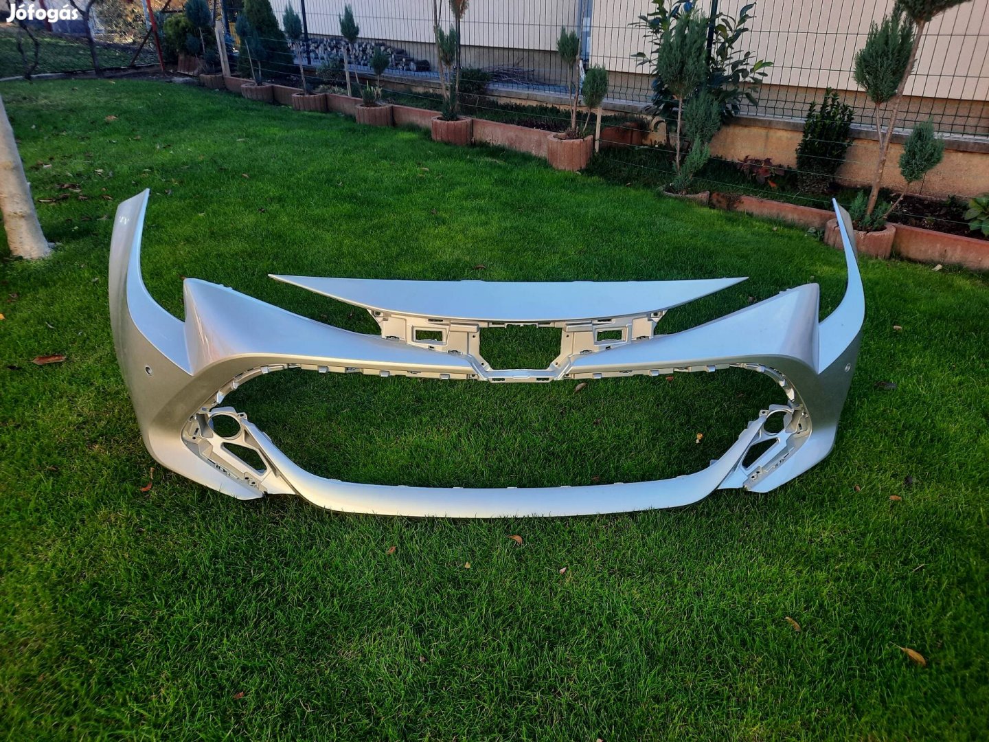 Toyota Corolla E210 első lökhárító 6 szenzoros