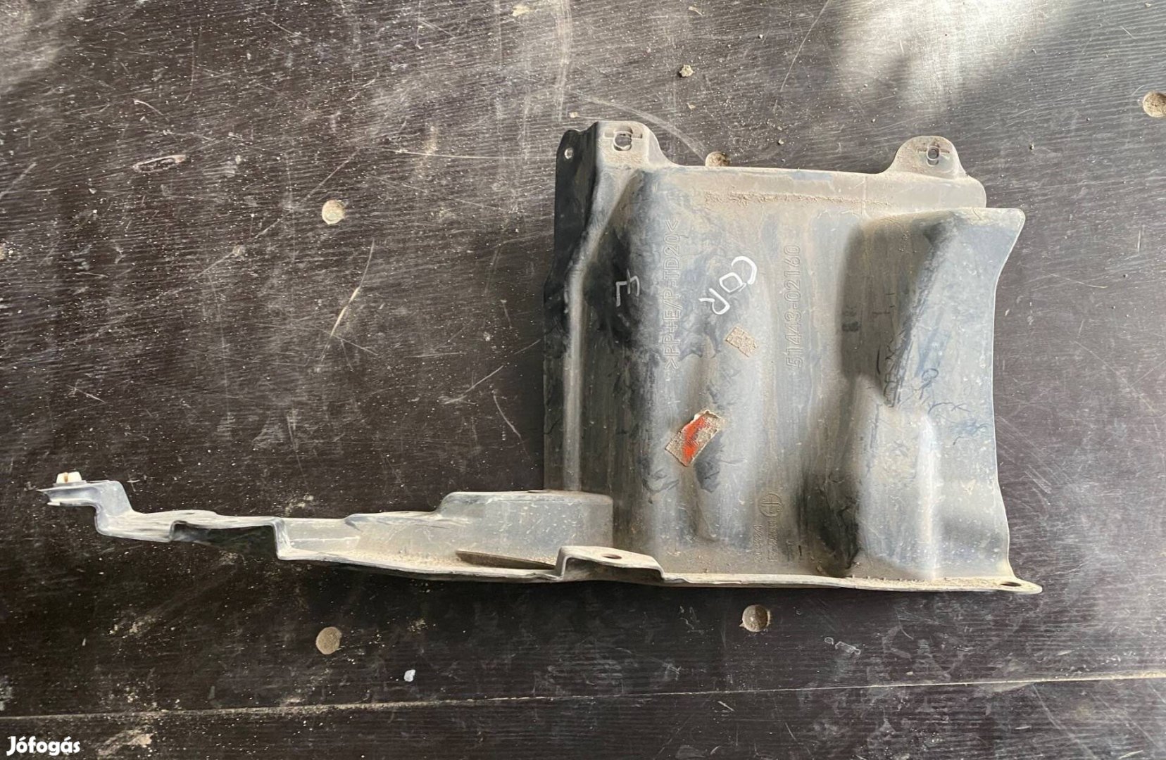 Toyota Corolla E210 hátsó takaró műanyagok