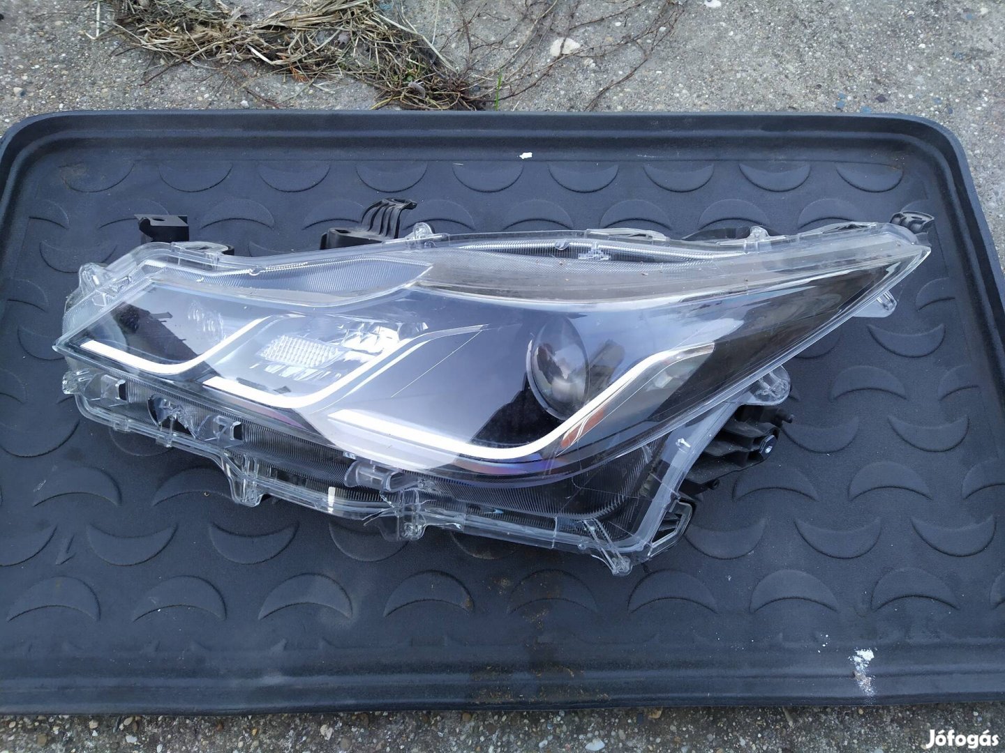 Toyota Corolla E21 E210 fényszóró 