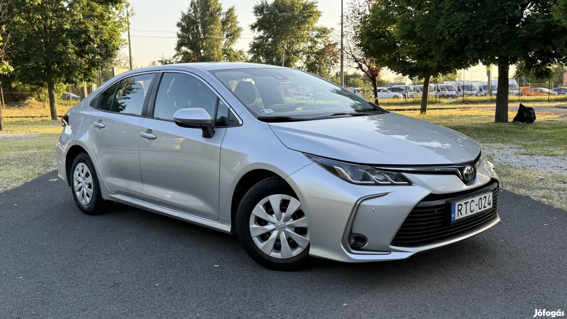 Toyota Corolla Sedan 1.6 Active Business Első T...