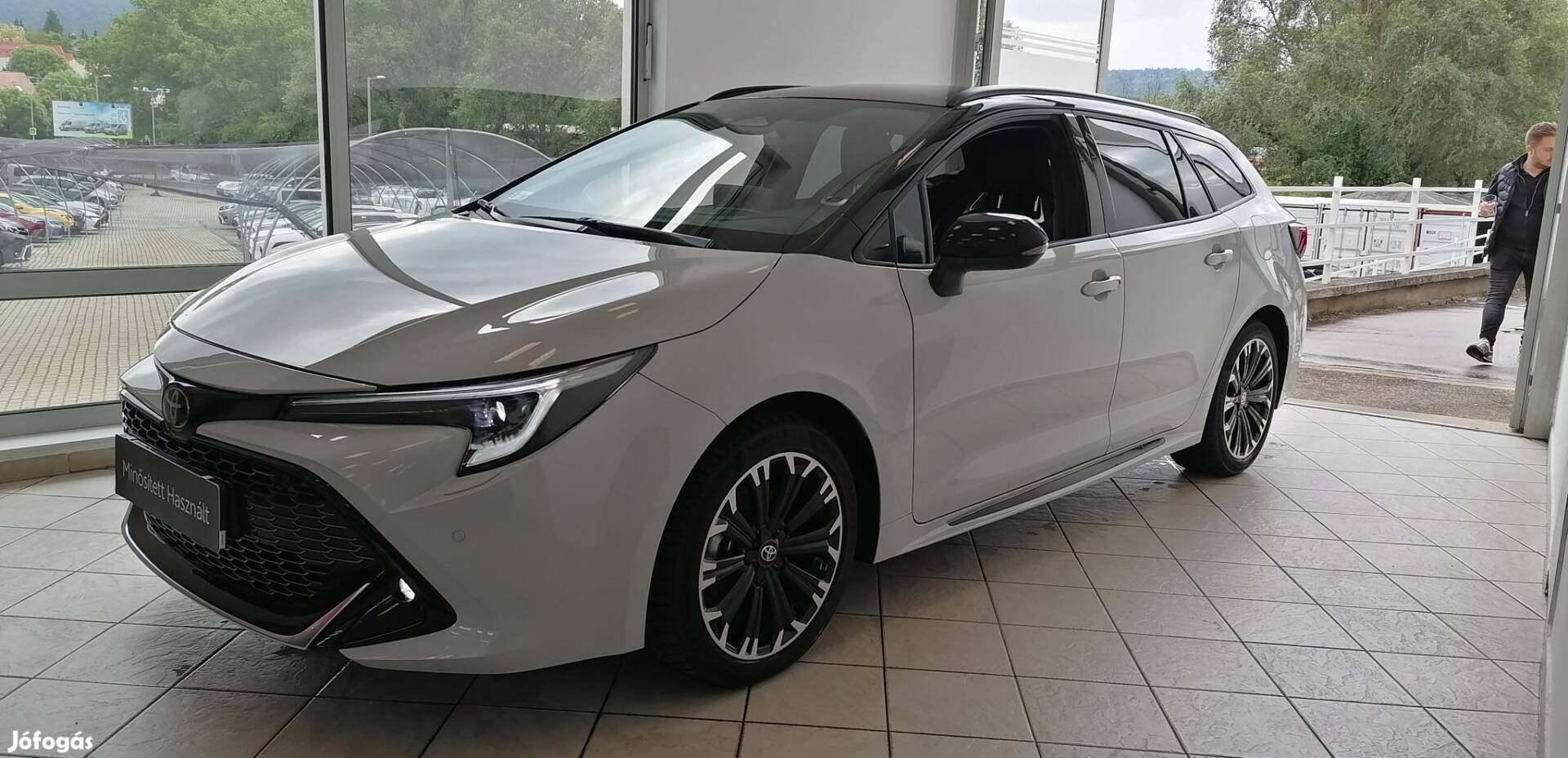 Toyota Corolla Touring Sports 1.8 Hybrid GR Spo...