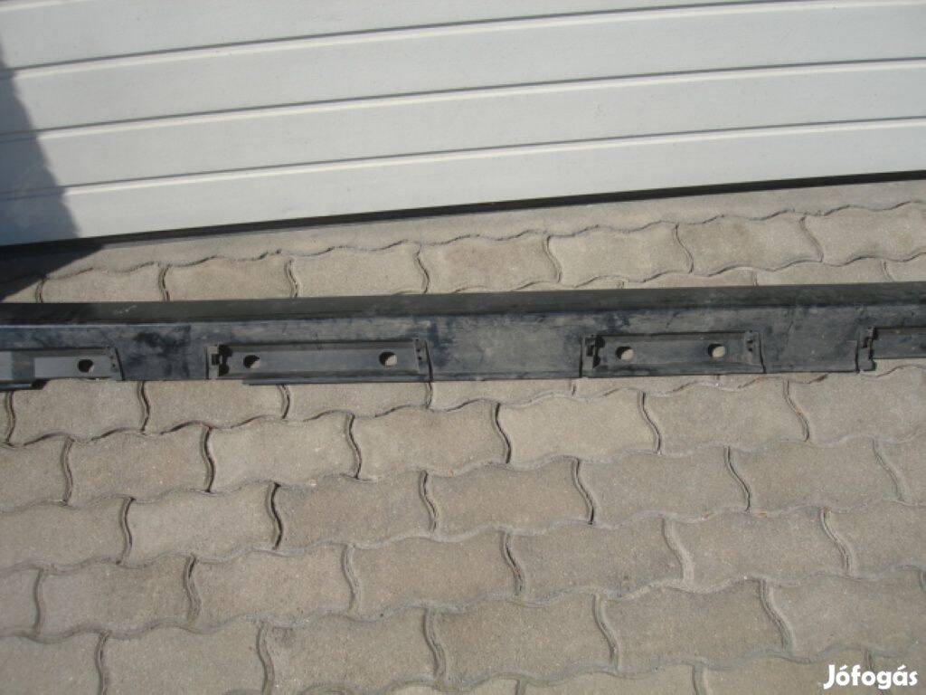 Toyota Corolla Verso jobb küszöbborítás 75850-0F010 2009-től