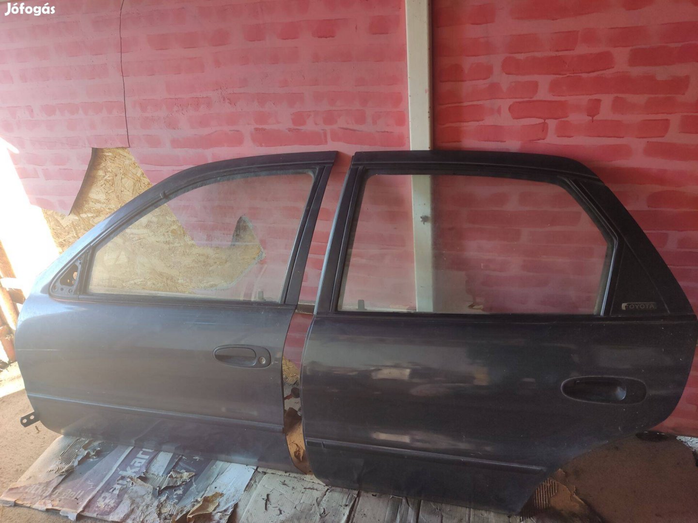 Toyota Corolla (Verso) bontott alkatrészek