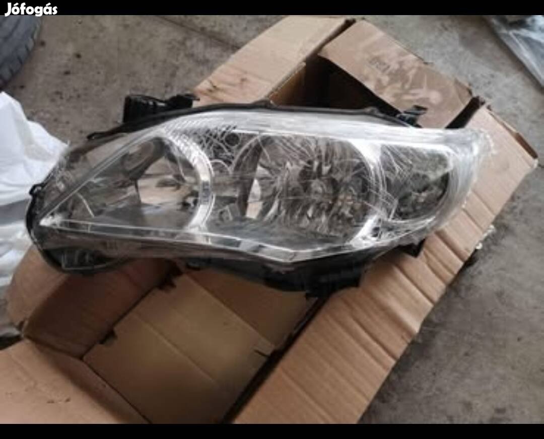 Toyota Corolla fényszóró 