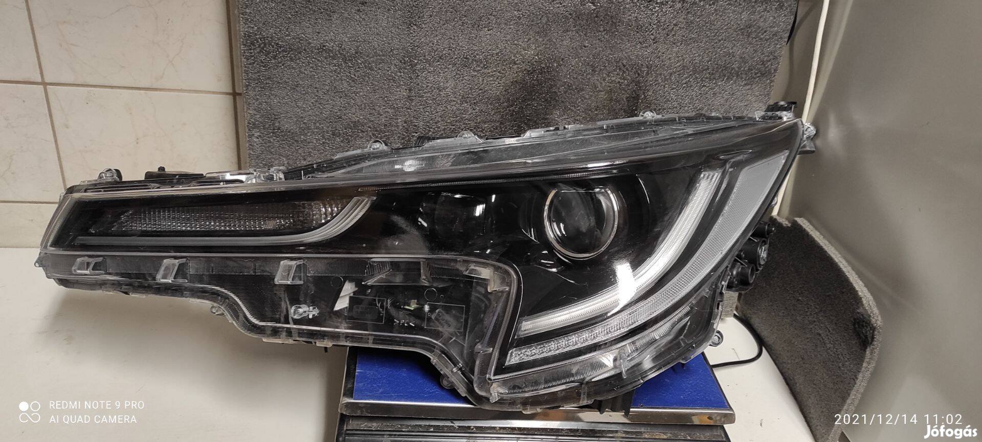 Toyota Corolla fényszóró bal 2018 -> (Full LED) Valeo