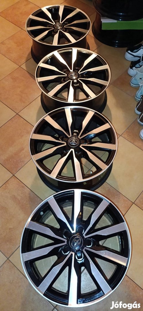 Toyota Corolla gyári R18' alufelni szenzorral 