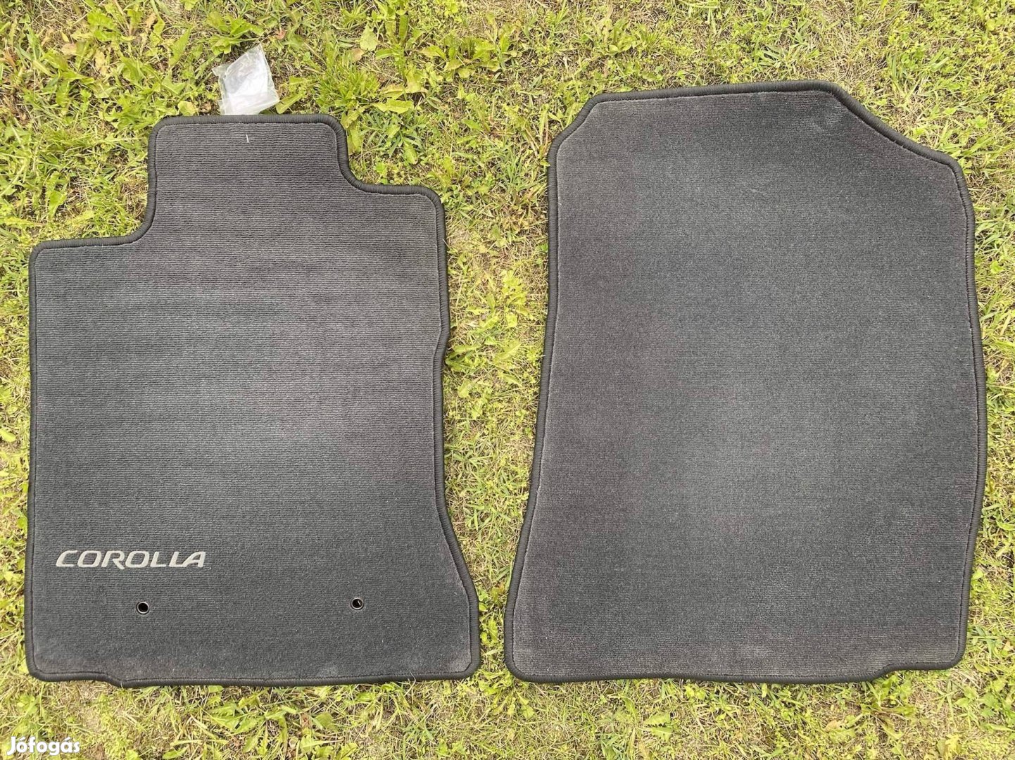 Toyota Corolla gyári szőnyeg szett