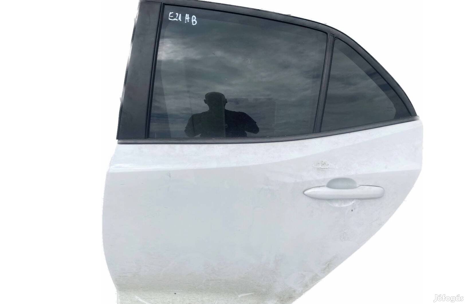 Toyota Corolla hatchback bal hátsó fehér ajtó