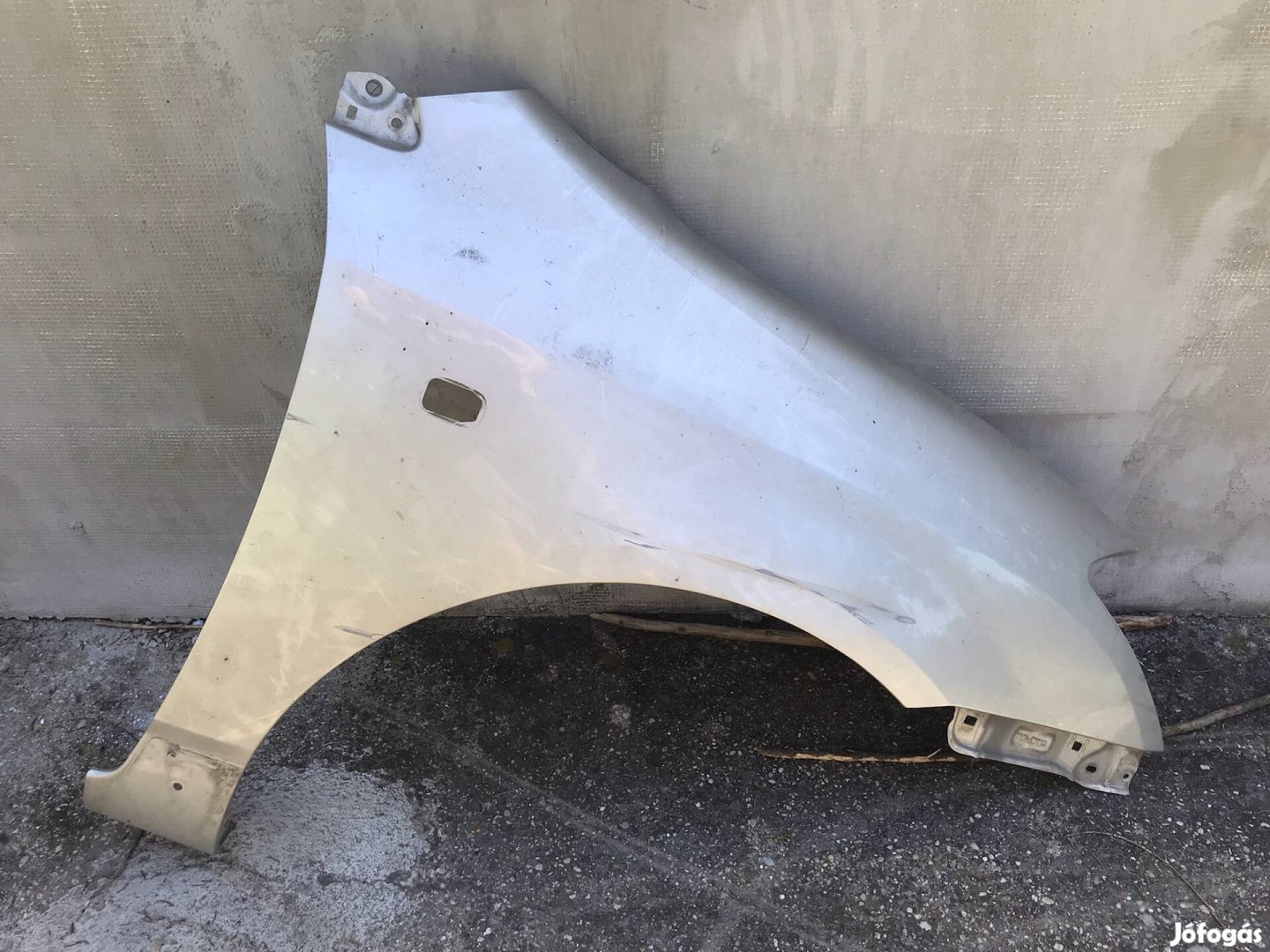Toyota Corolla jobb első sárvédő e12