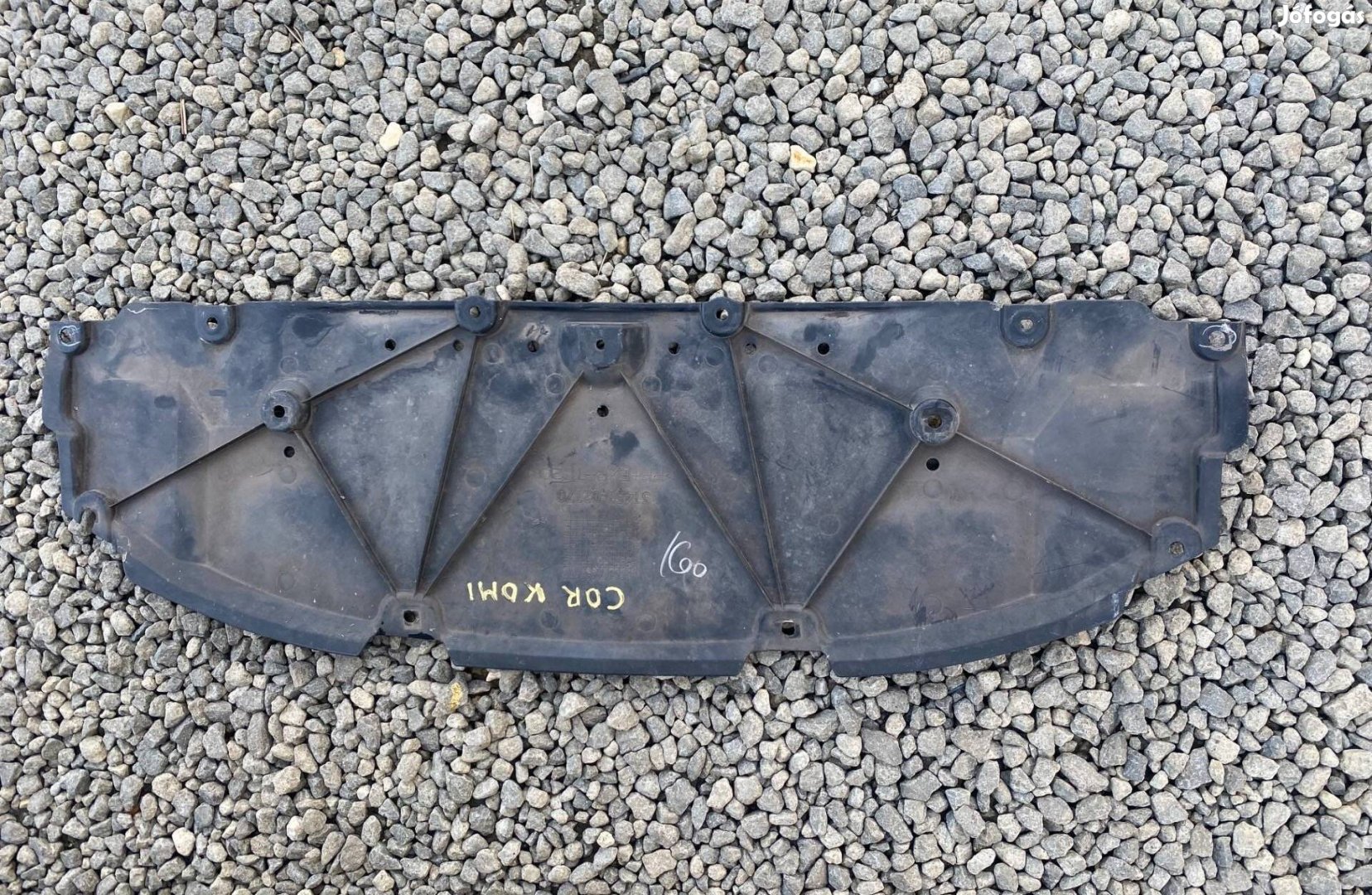 Toyota Corolla kombi alsó burkolat