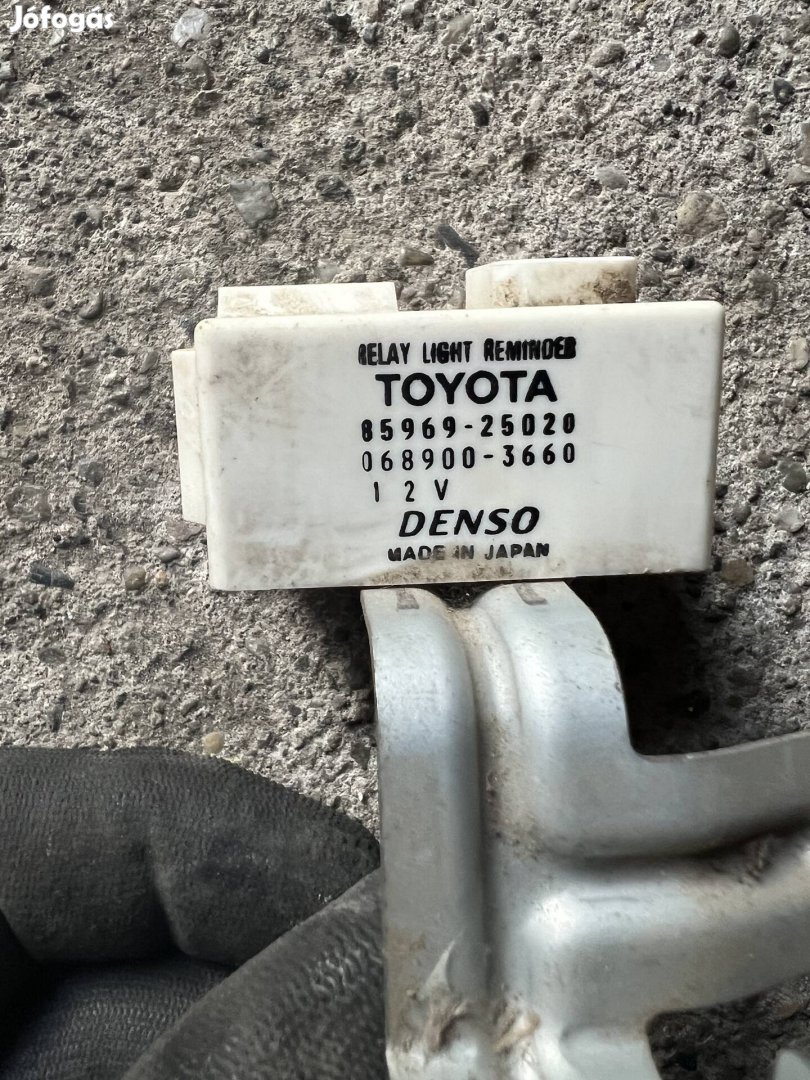Toyota Dyna 100 150 relé gyári
