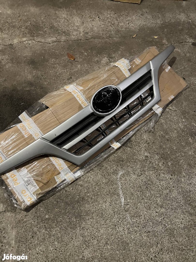 Toyota Dyna disz hűtő rács valto motor felnik