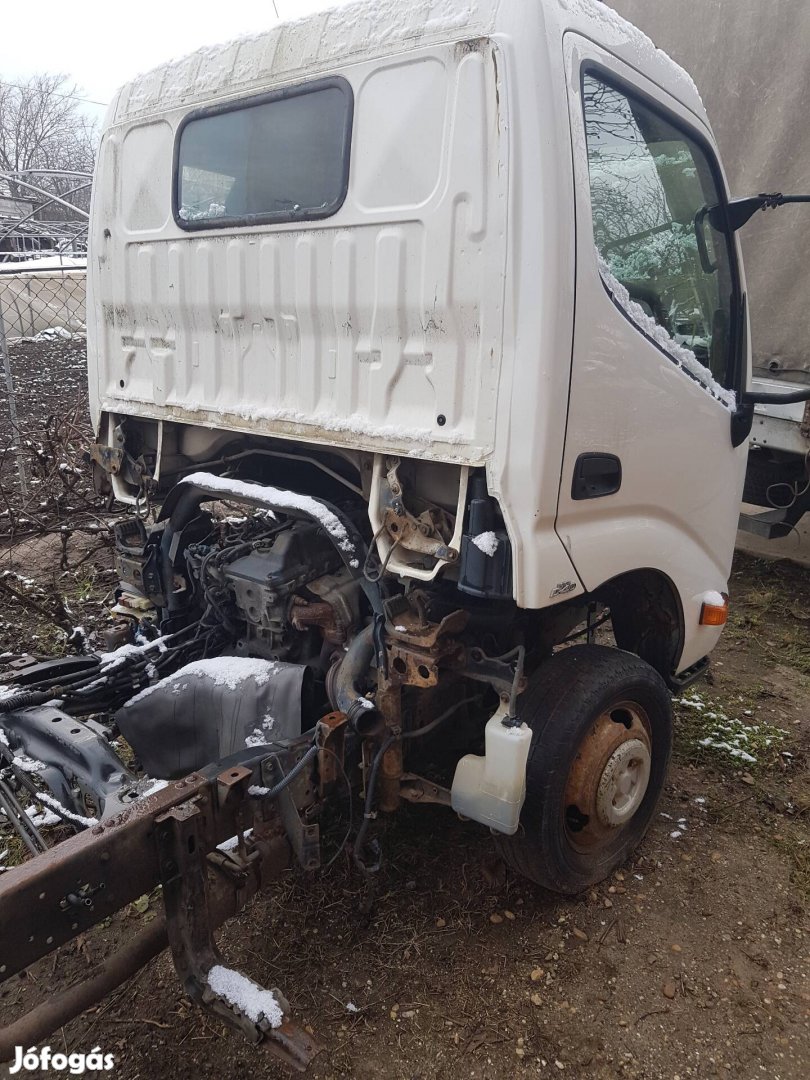 Toyota Dyna gyári bontott alkatrészek.