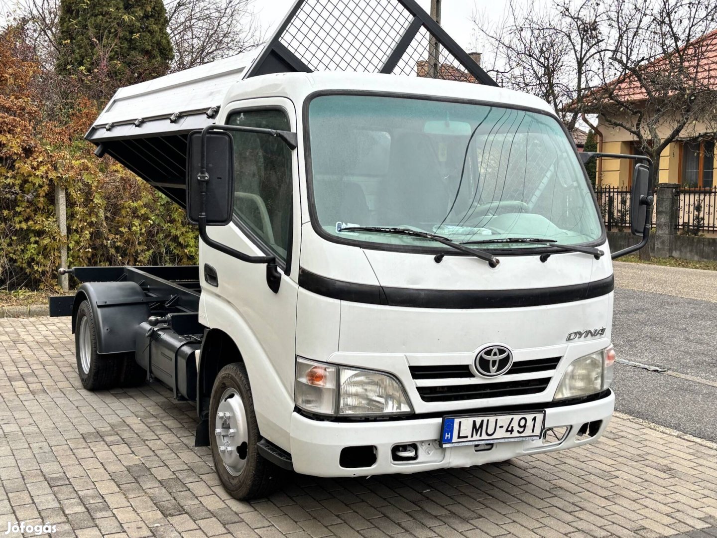 Toyota Dyna hivatalos billencs