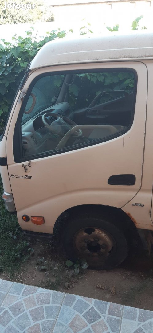 Toyota Dyna komlett ajtók.