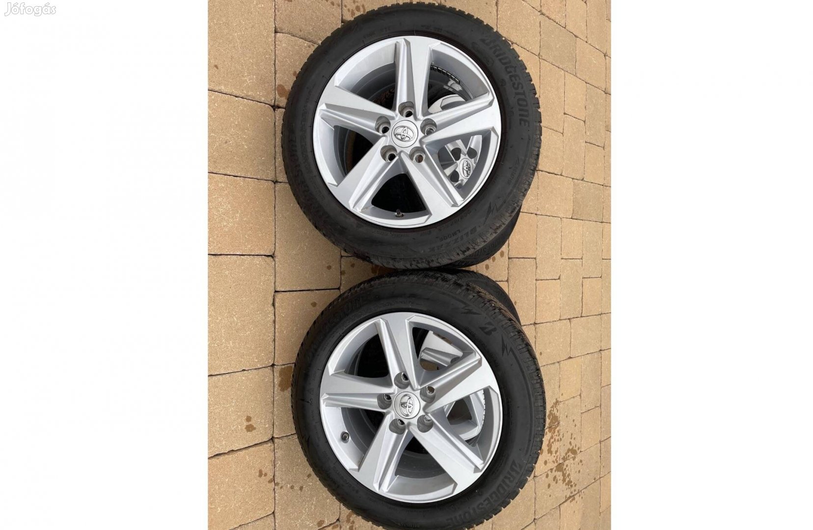 Toyota Gyári Alu Keréktárcsa téli gumival