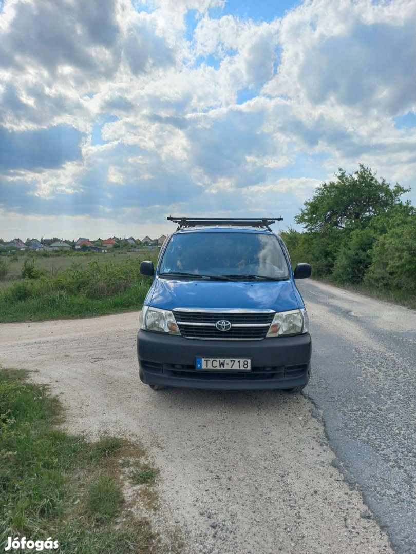 Toyota Hi-Ace