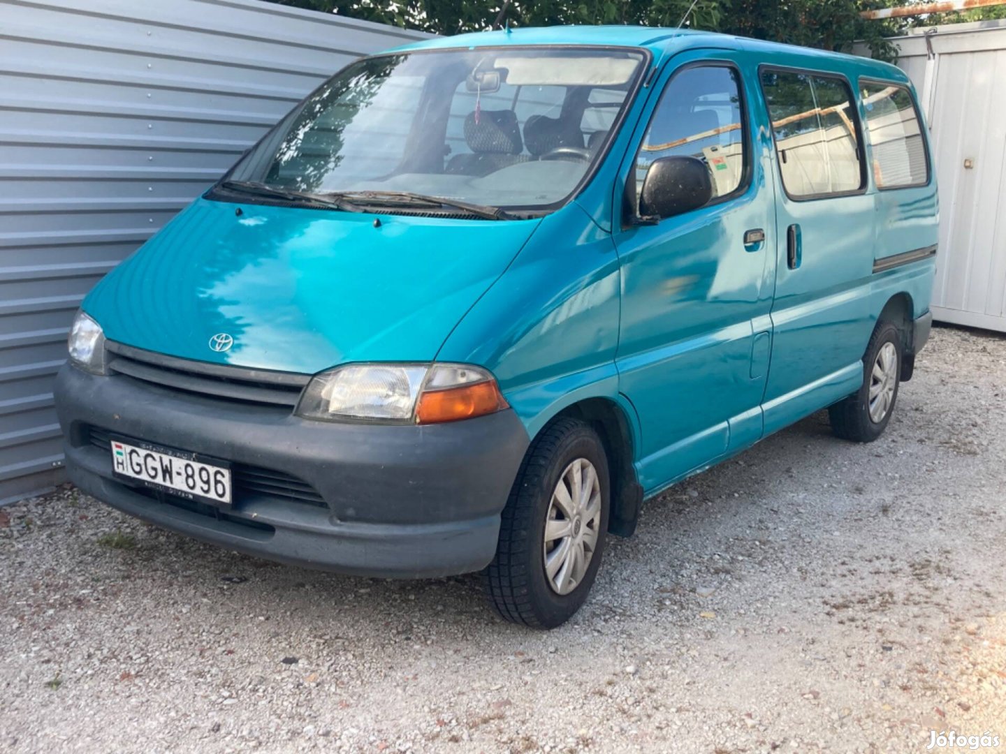 Toyota Hiace 2.4D 6 fős tgk