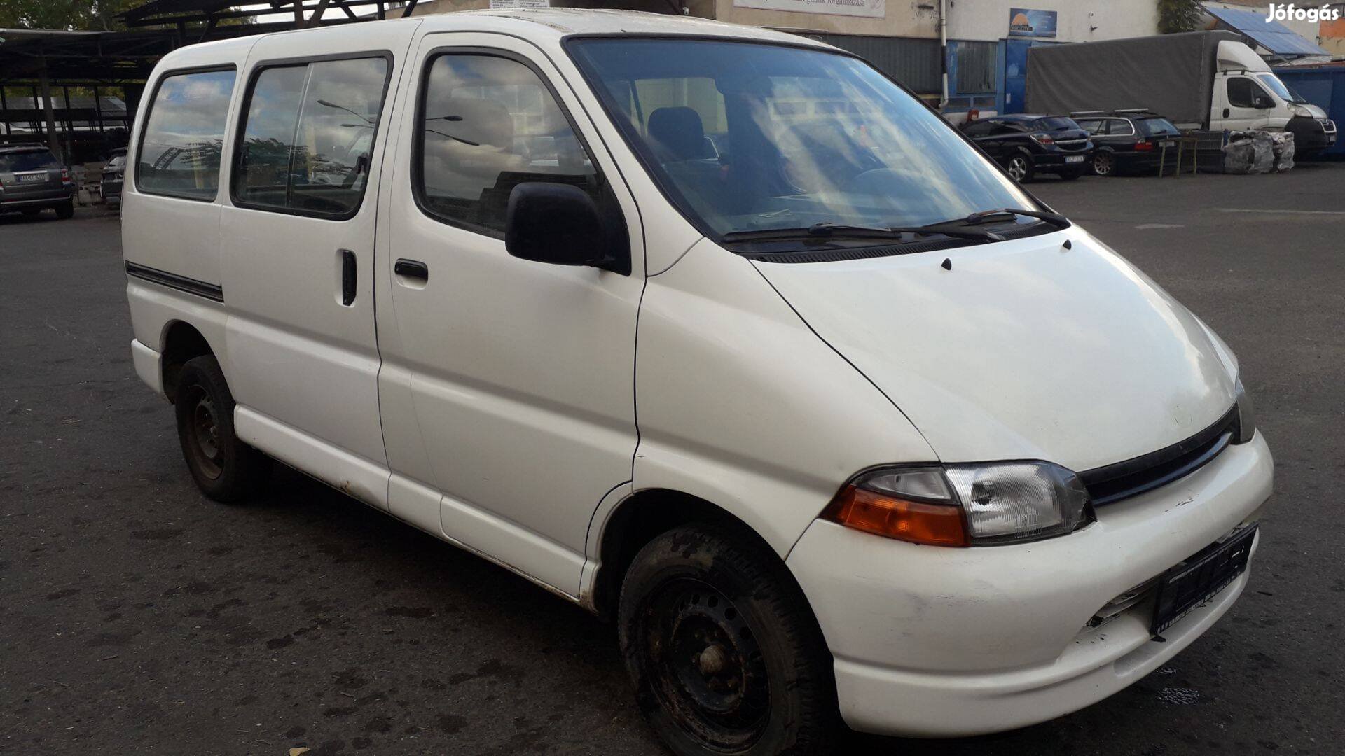Toyota Hiace 2.4D alkatrészek