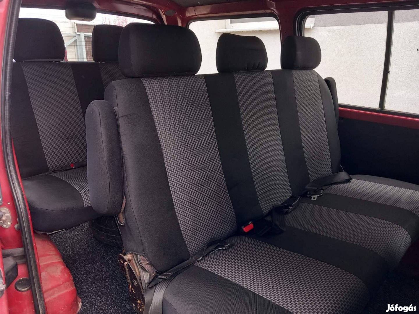 Toyota Hiace 9 személyes üléssor biztonsági övvel üléshuzattal