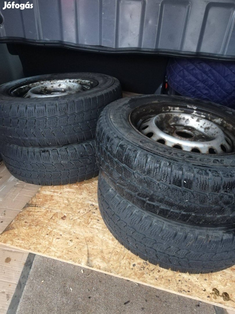 Toyota Hiace R15"téli kerekek eladók!