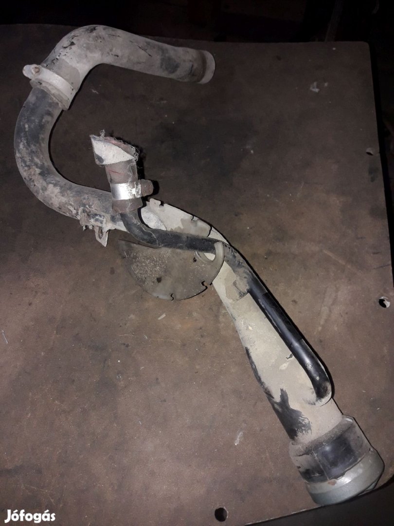 Toyota Hiace Üzemanyag Betöltő Cső