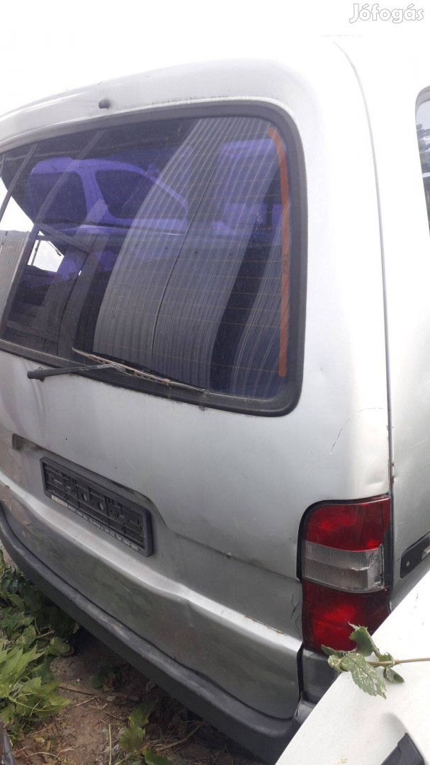 Toyota Hiace raktér ajtó, csomagtér ajtó