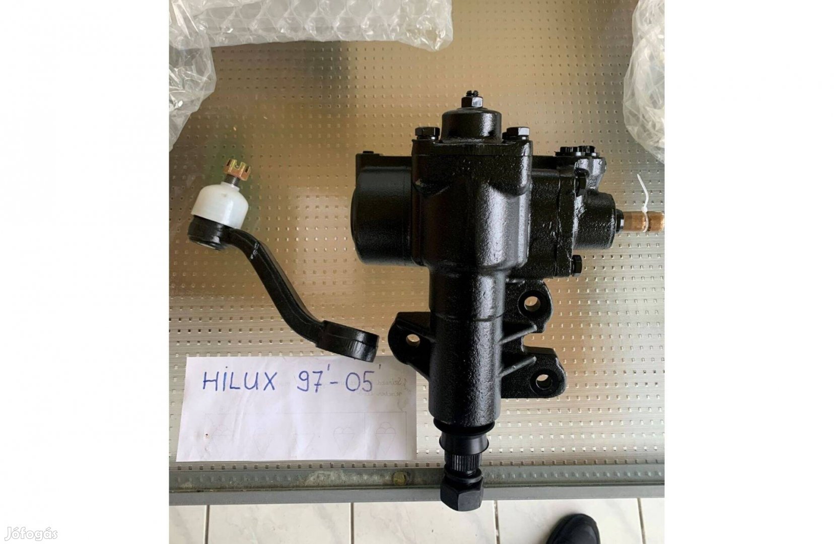 Toyota Hilux 1997-2005 alkatrészek, új kormánymű eladó