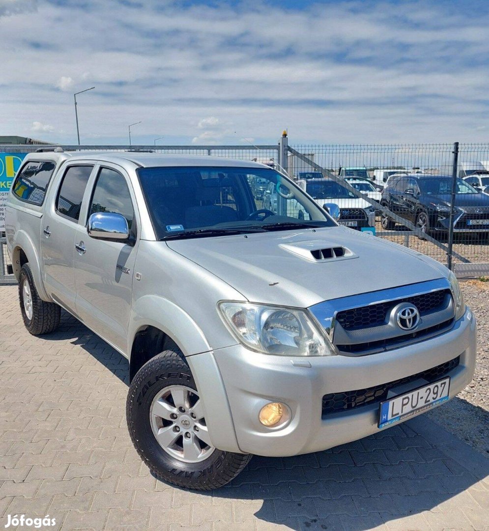 Toyota Hilux 2.5 D-4D 4x4 Double SR eladó