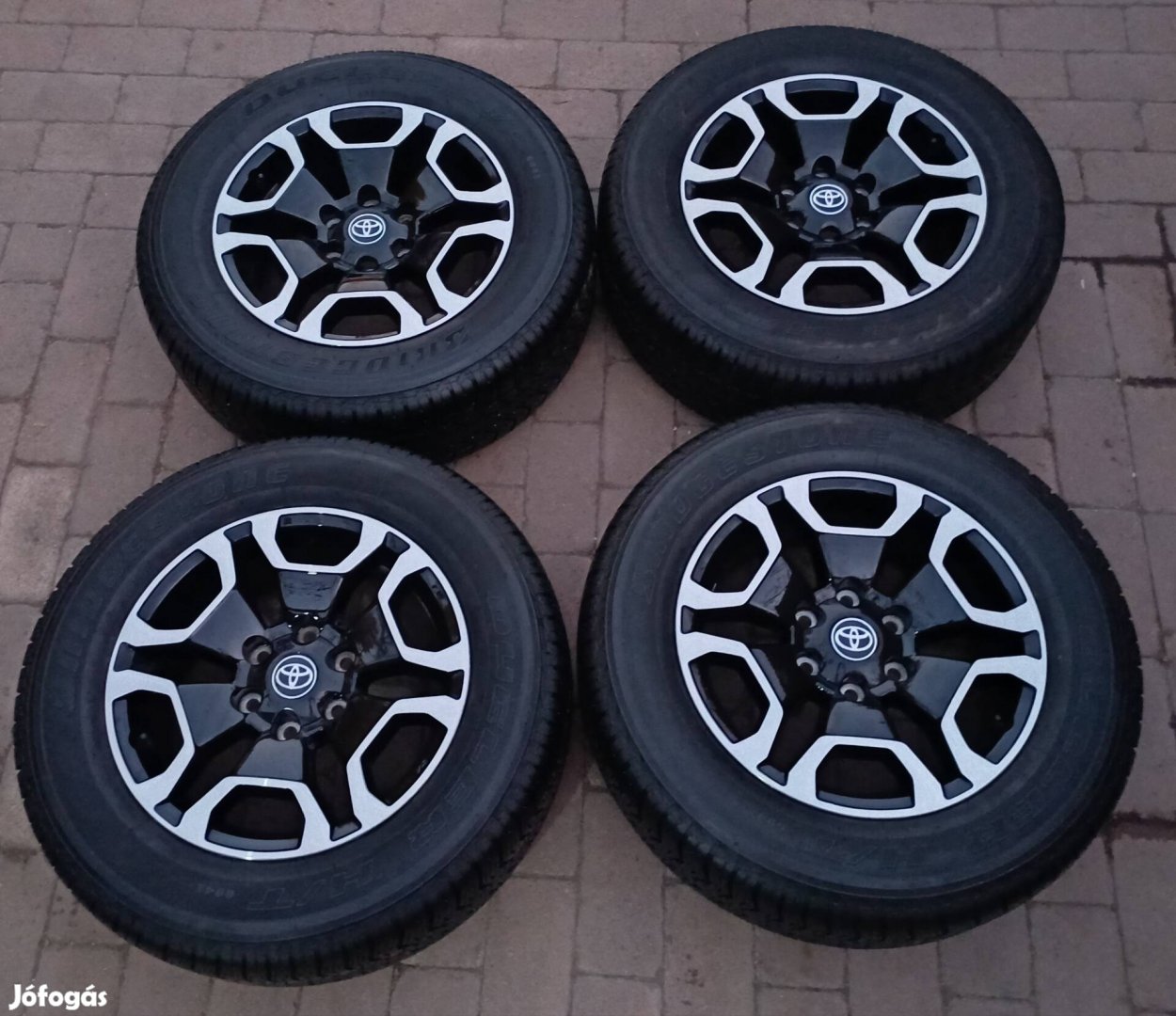 Toyota Hilux Executive kerék 265/60R18 gumi gyári felni alufelni