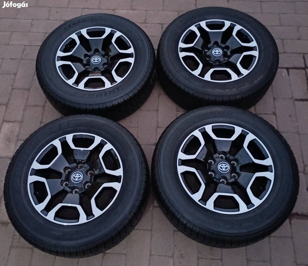 Toyota Hilux Executive kerék 265/60R18 gumi gyári felni alufelni