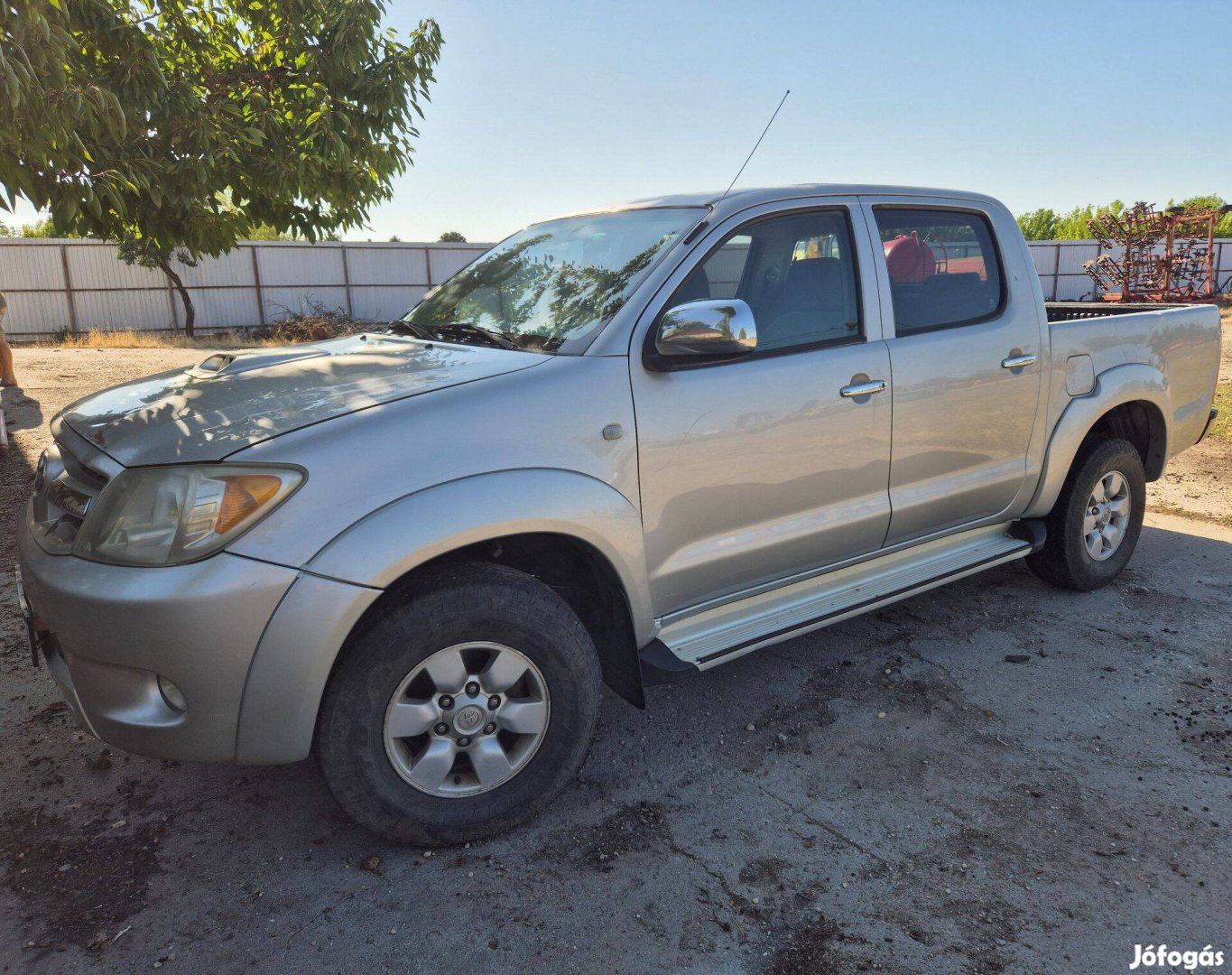 Toyota Hilux SR felszereltséggel eladó