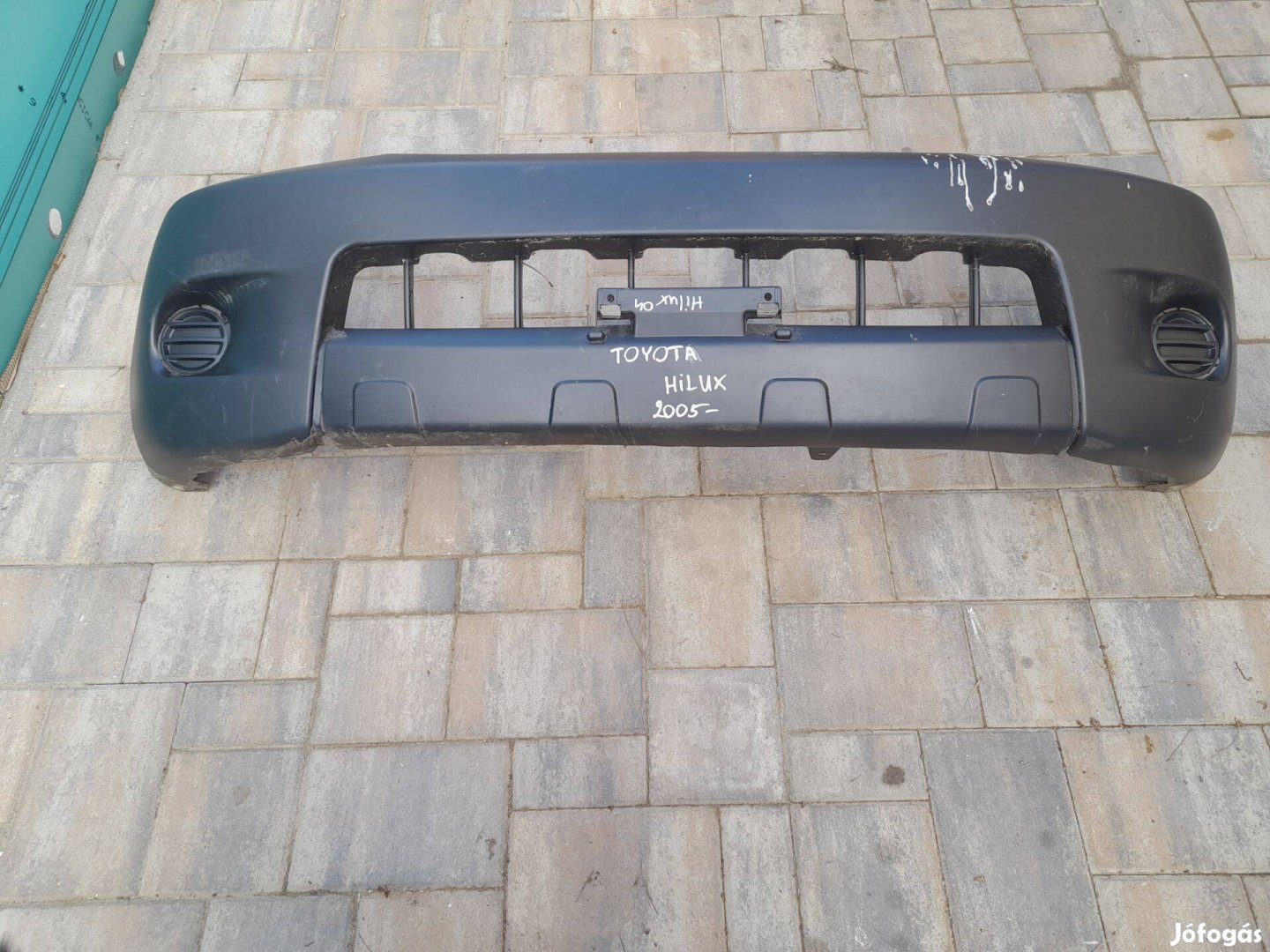 Toyota Hilux első lökháritó