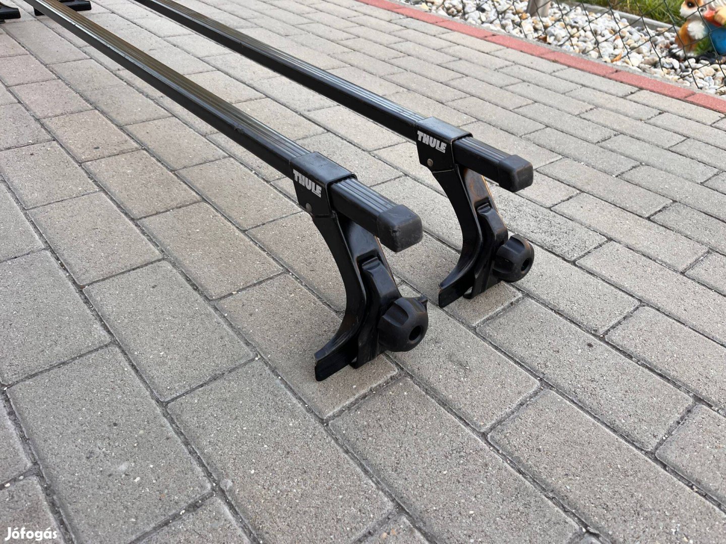 Toyota Land Cruiser thule tetőcsomagtartó esőcsatornás autókhoz