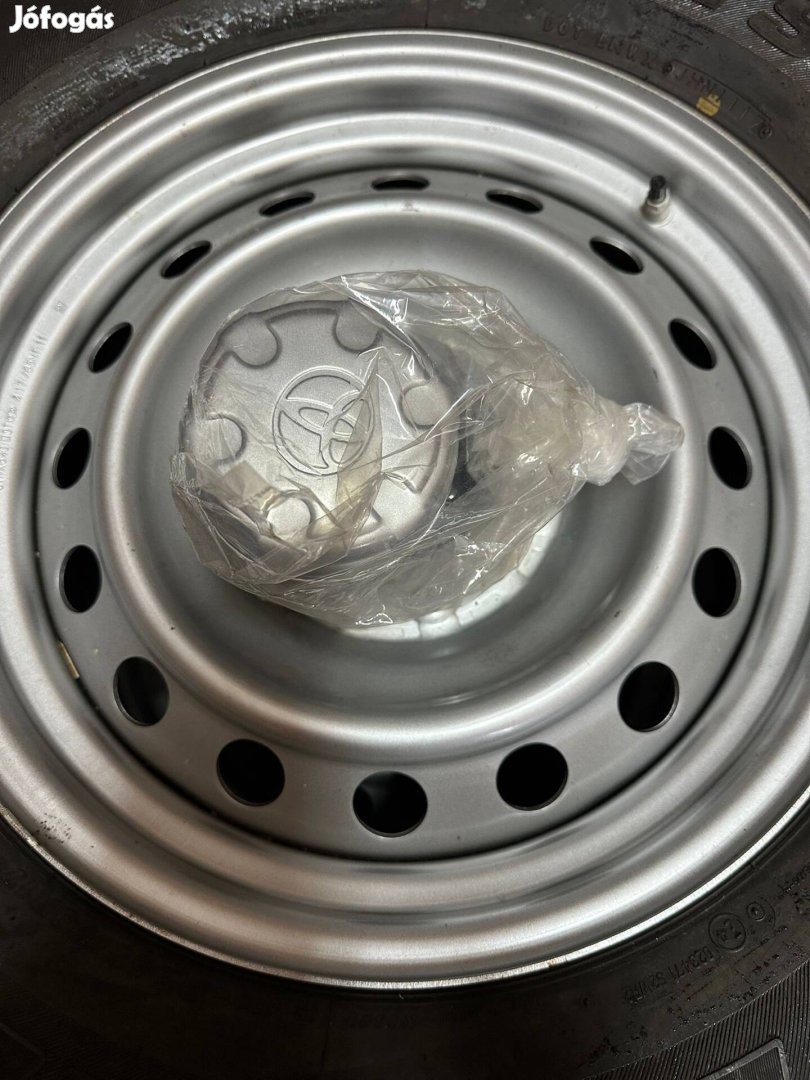 Toyota Landcruier új kerék szett