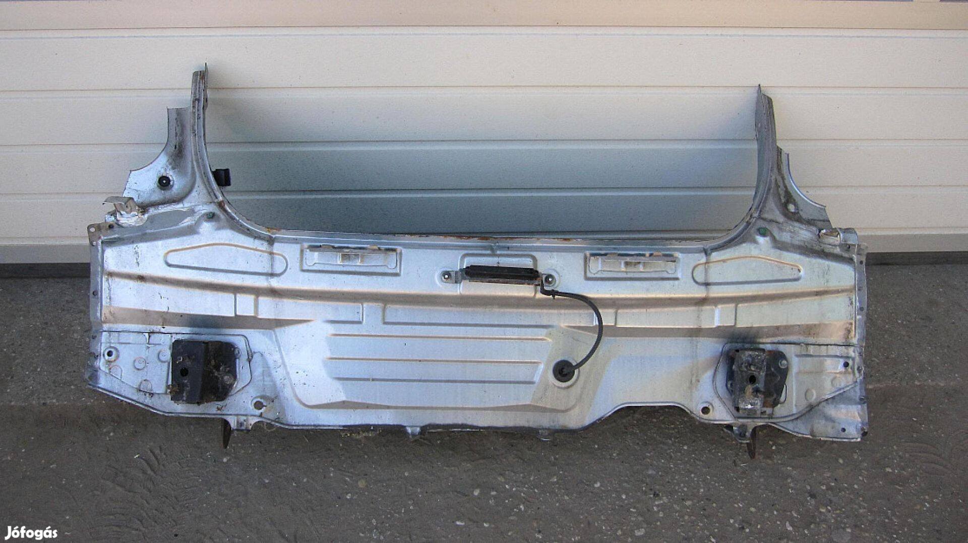 Toyota Prius Eladó gyári, bontott hátfal fenéklemez