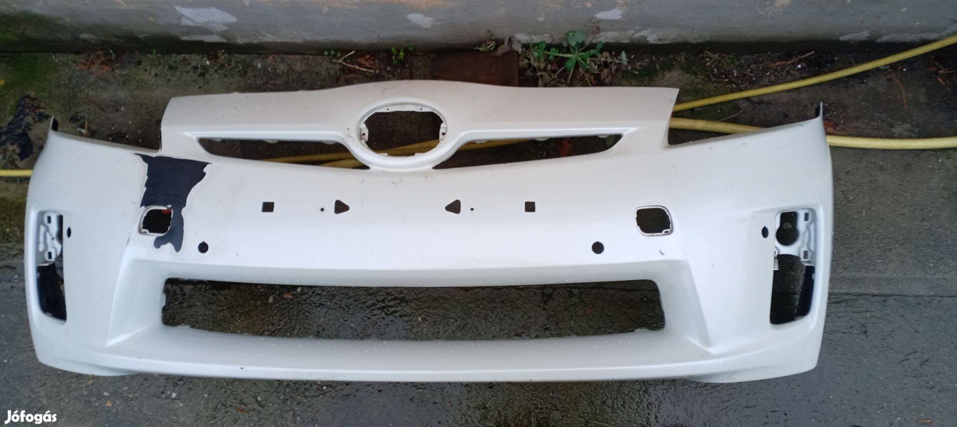 Toyota Prius III lökhárító bontott