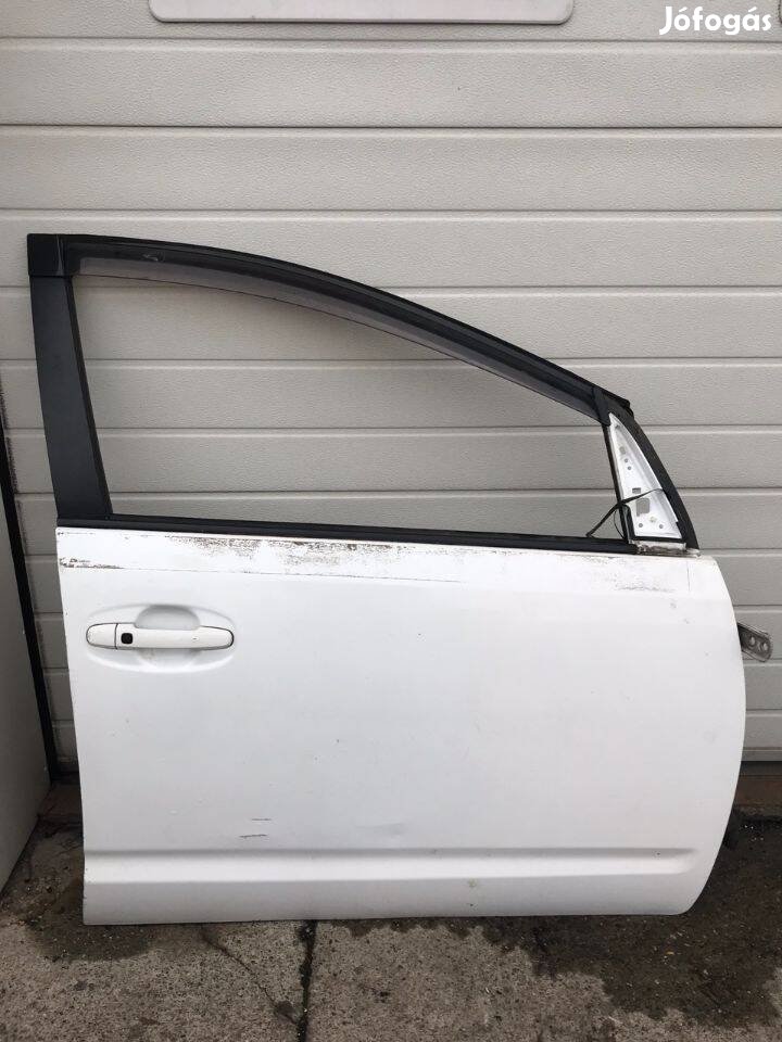 Toyota Prius II. J.e.ajto ,kis hibaval