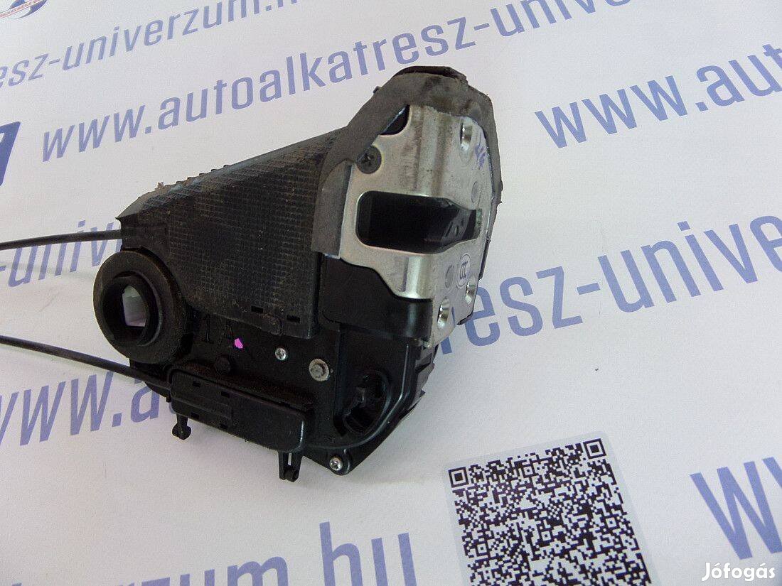 Toyota Prius Jobb hátsó ajtózár, bontott, Prius II