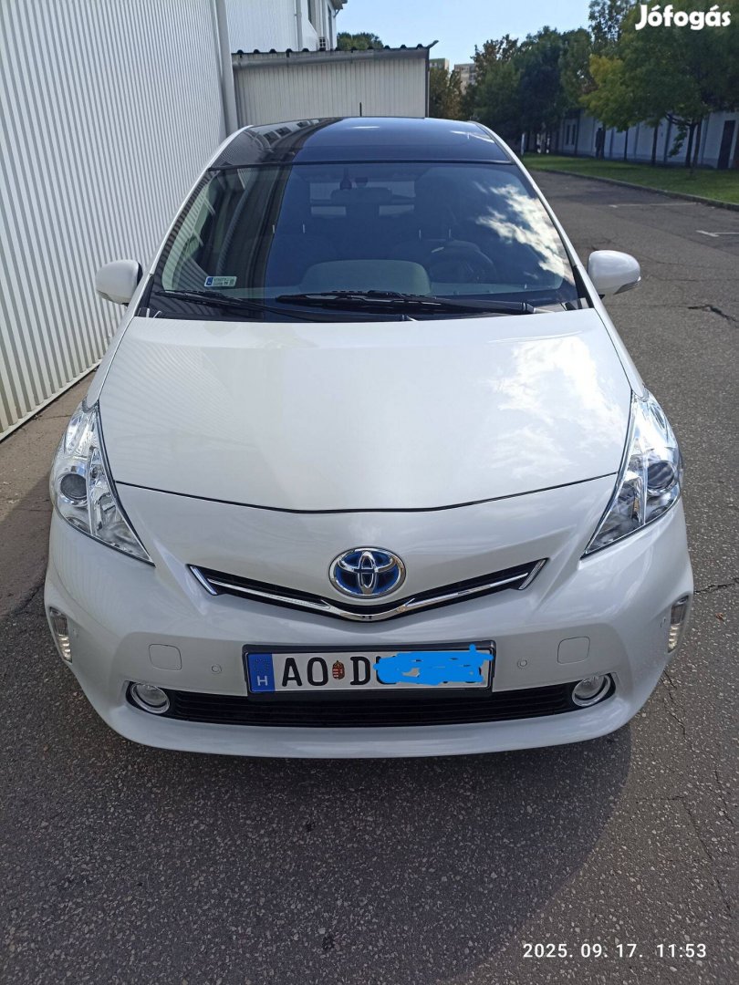 Toyota Prius + 1.8 HSD Executive e-CVT