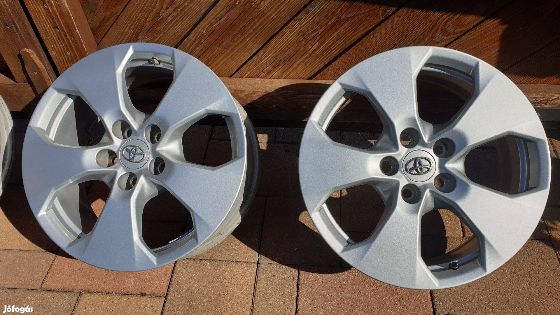 Toyota Rav4 CHR 17" col gyári alufelni Tpms
