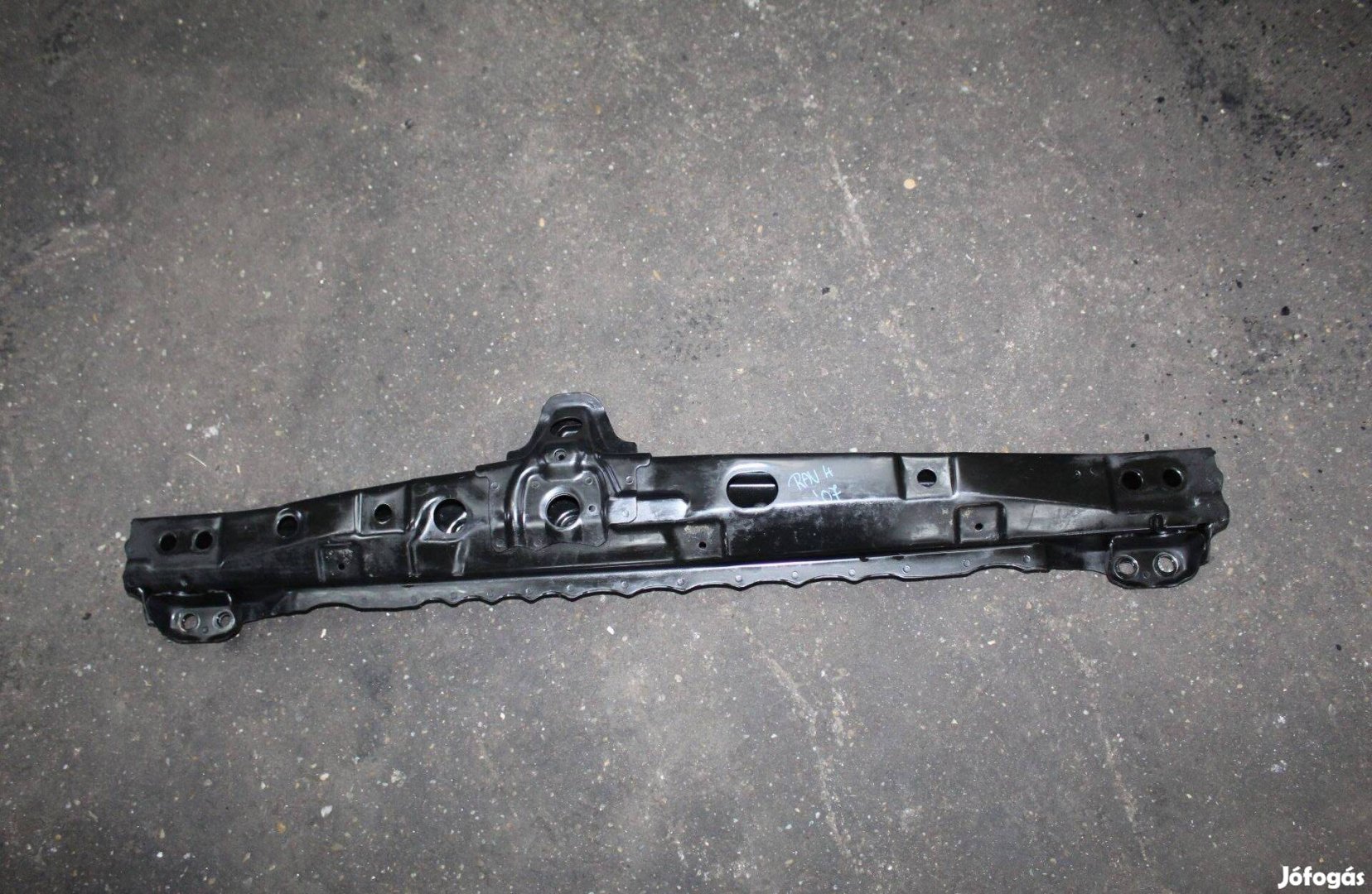 Toyota Rav4 III 2006-2013 alsó hűtőtartó