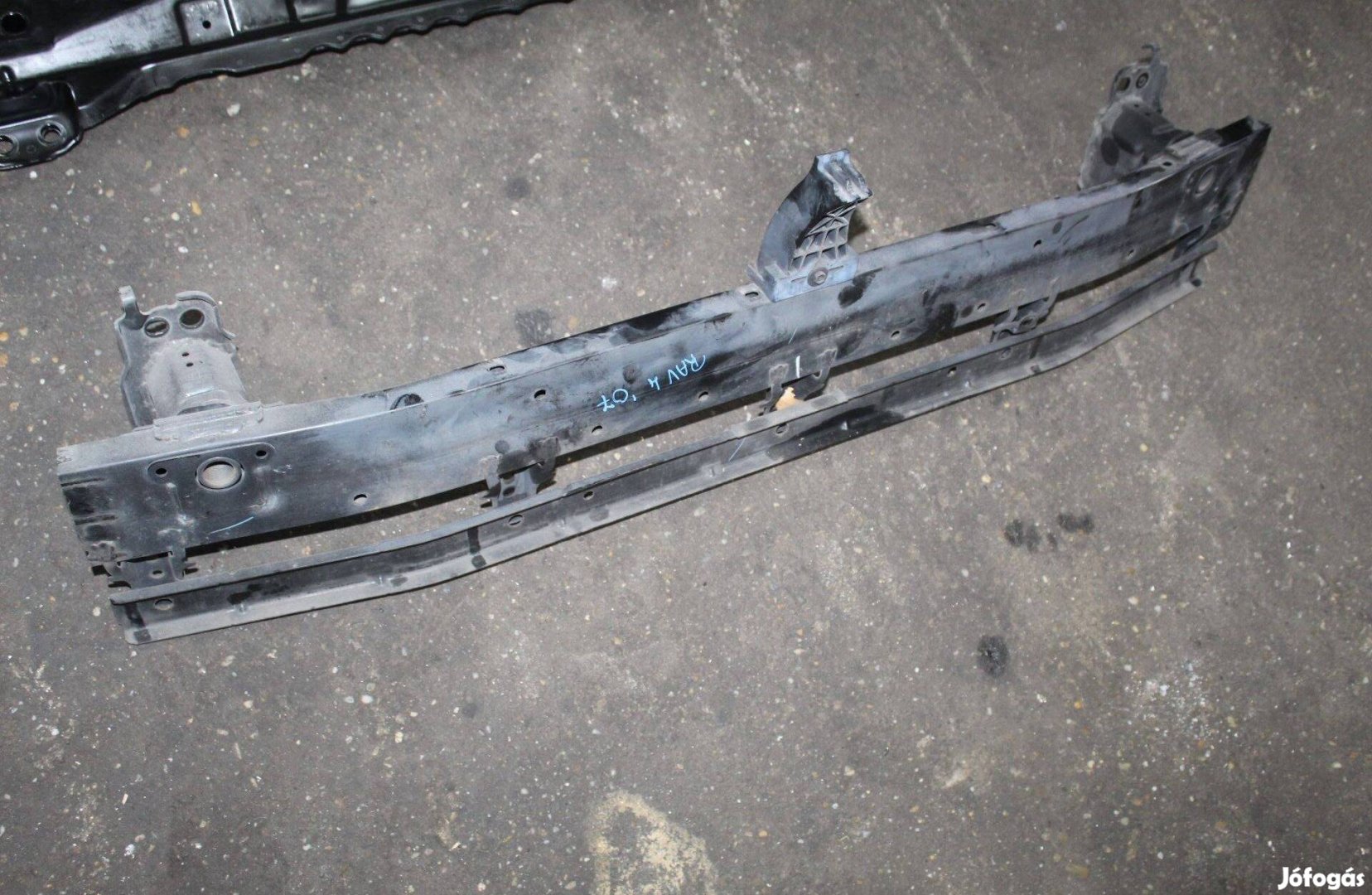 Toyota Rav4 III 2006-2013 első lökhárító merevítő
