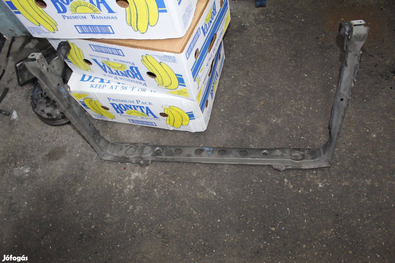 Toyota Rav4 III 2006-2013 homlokfal U alak