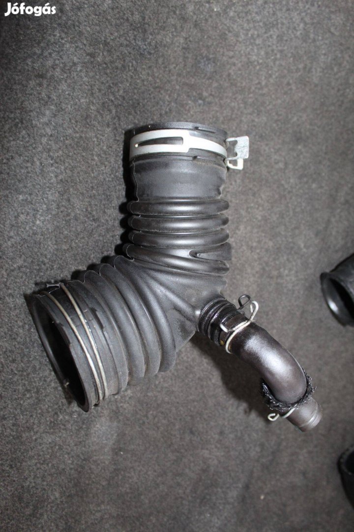 Toyota Rav4 III 2006-2013 légbeömlő cső