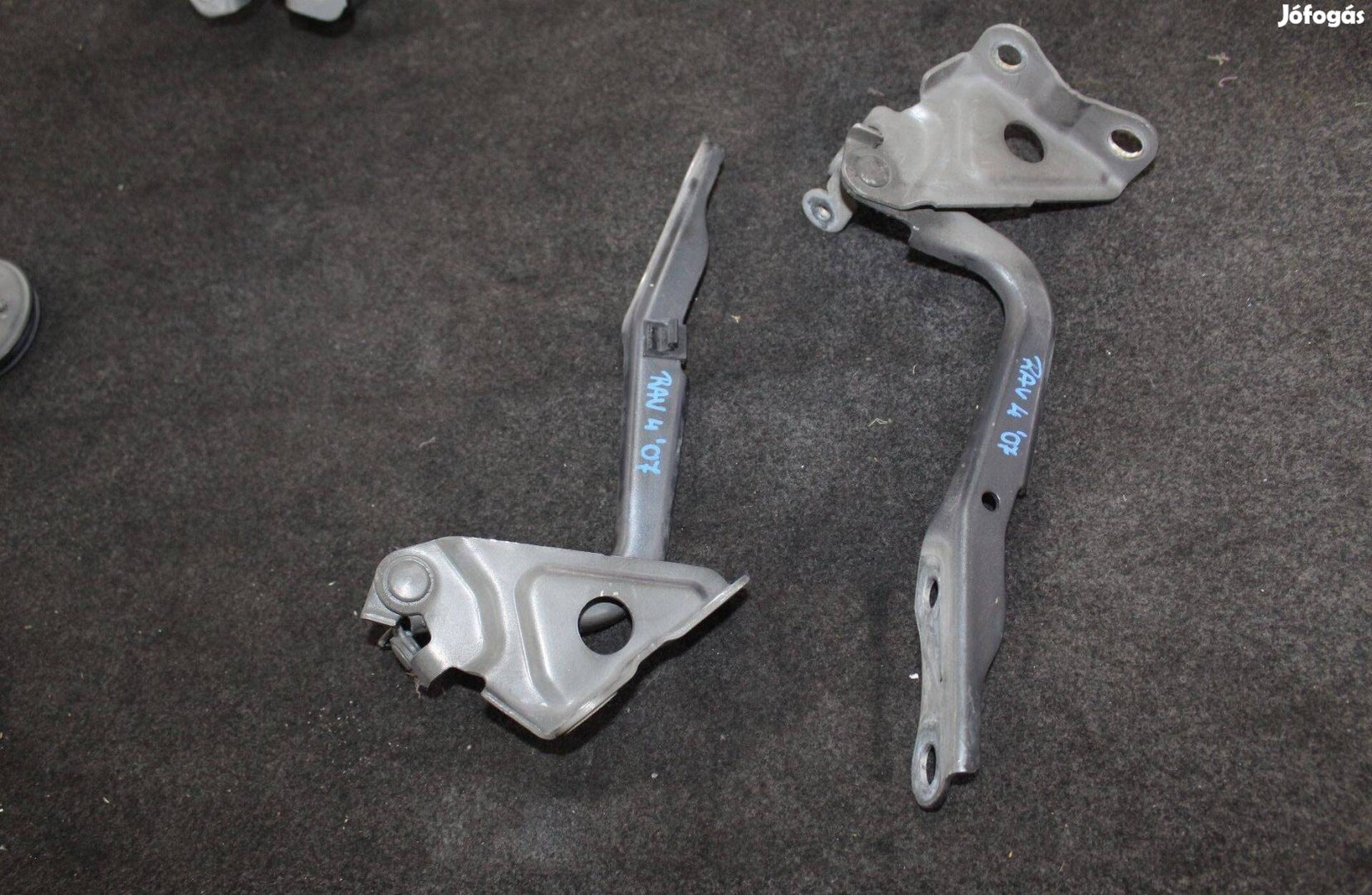 Toyota Rav4 III 2006-2013 motorháztető zsanér /db