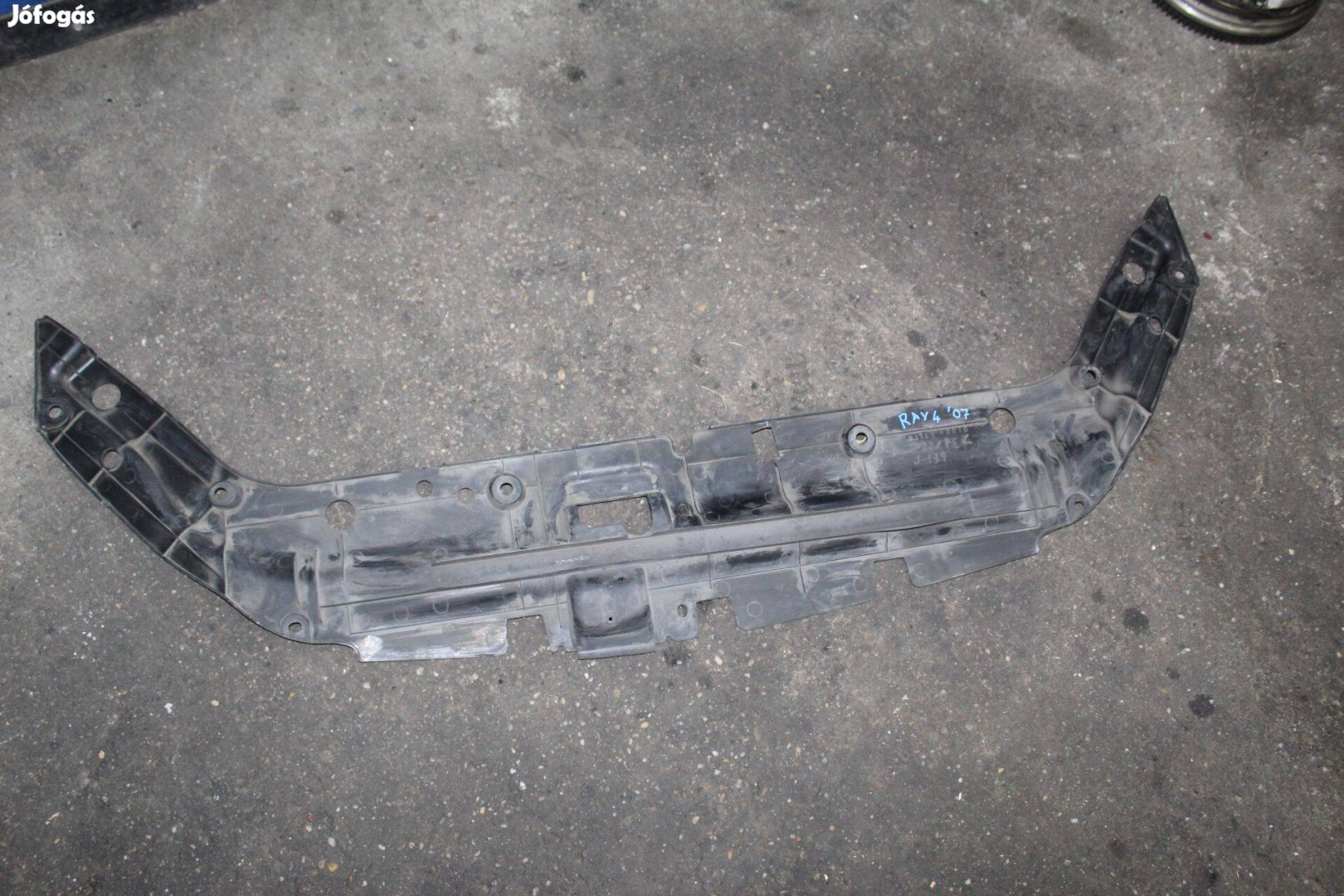 Toyota Rav4 III 2006-2013 radiátor felső borítás 5328942010