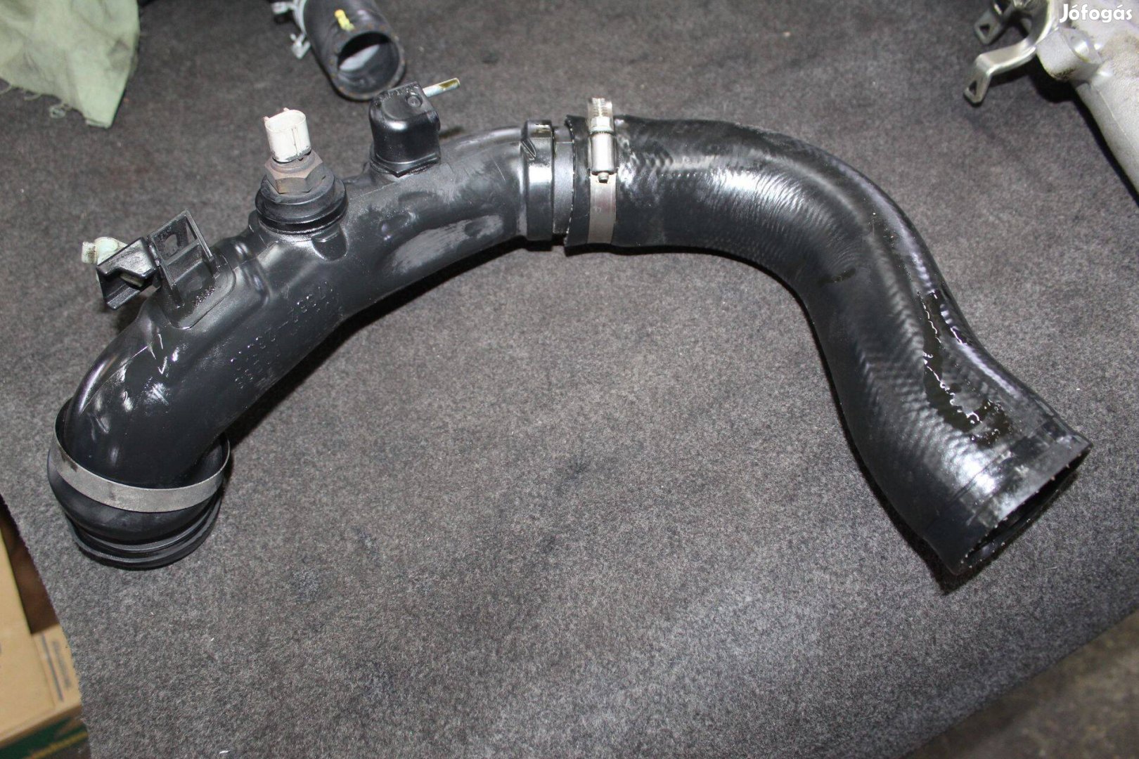 Toyota Rav4 III 2006-2013 szelepes levegő cső 1736226010