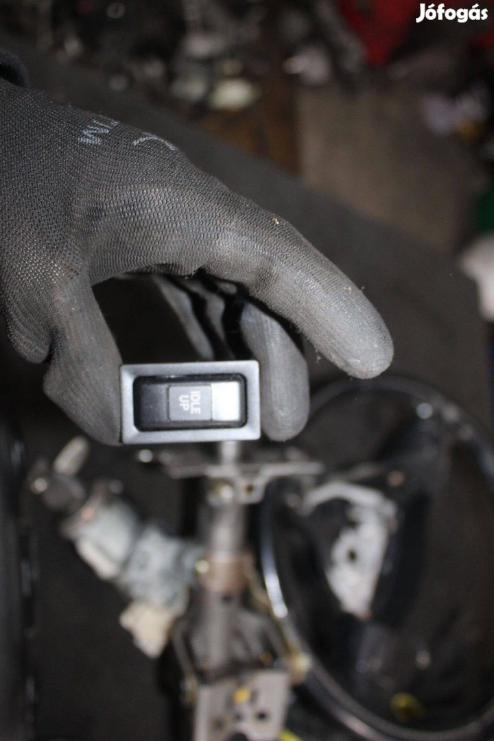 Toyota Rav4 II Idle UP gomb 156480